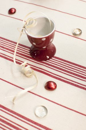 motif nappe raye rouge