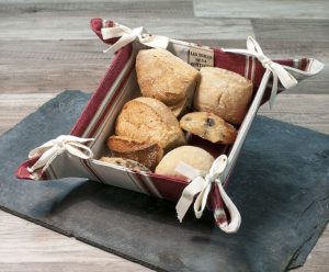 panière à pain rayée grenat