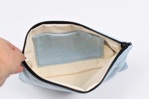 interieur grande trousse tissu medaillon bleu