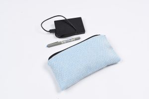 trousse fabriquée en france tissu medaillon bleu
