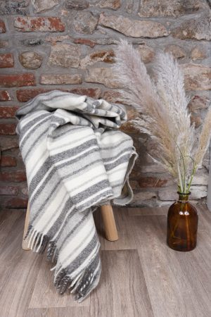 plaid en laine naturelle ecru frange