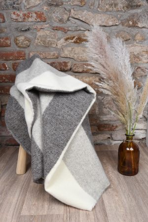 plaid en laine naturelle large rayure ecru gris marron