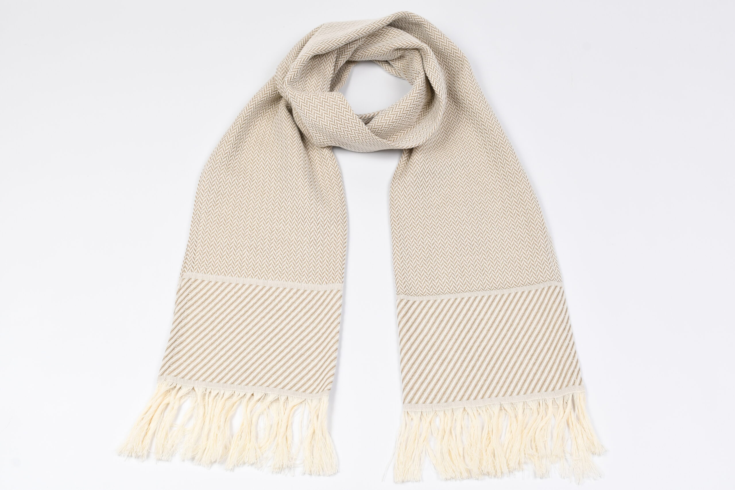 Echarpe - motif Chevron Beige – Image 3