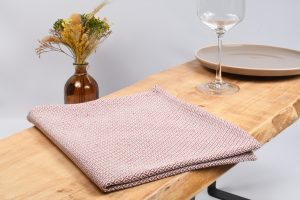 serviette de table motif medaillon grenat