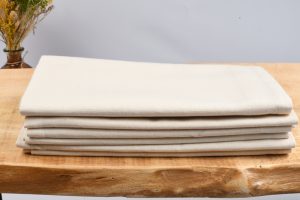 serviette de table en tissu uni ecru