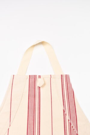 zoom tablier ajustable raye rouge