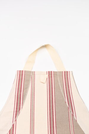 zoom tablier ajustable raye tabac